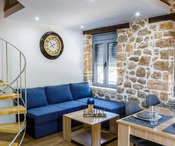 Casa de Férias Adrian's Luxury 2 *